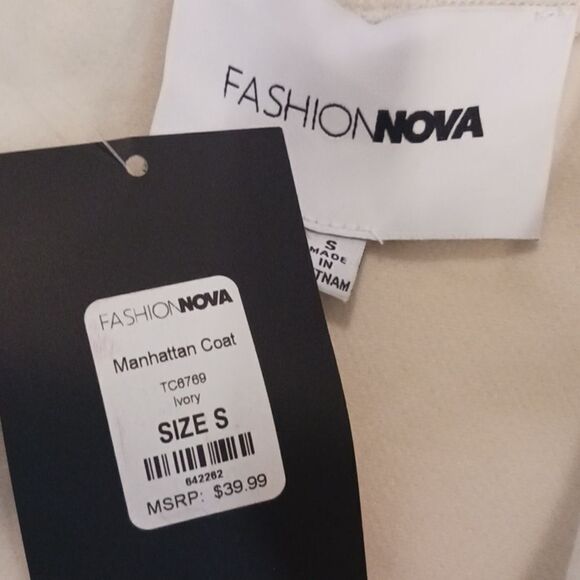 FASHION NOVA Women's Manhattan Ivory wrap faux wool coat sz S - Picture 14 of 14